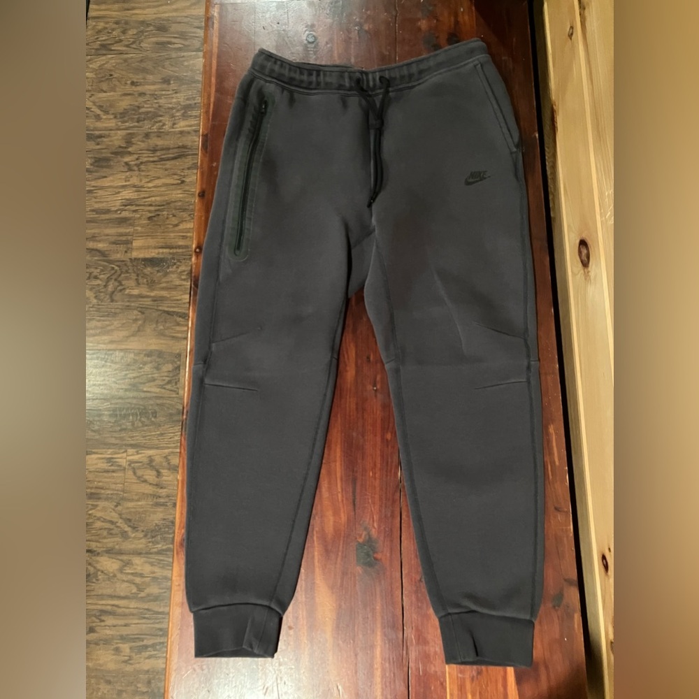 Charcoal Gray Nike Tech Fleece Sweatpants